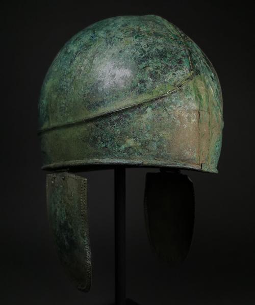 Rare two-part Greek bronze Chalcidian helmet, circa 500-300 BC, Classical to Alexander the Great period. High-crested crown and hinged cheek pieces. Perfect condition with beautiful patina. Estimate £15,000-£30,000
Pax Romana