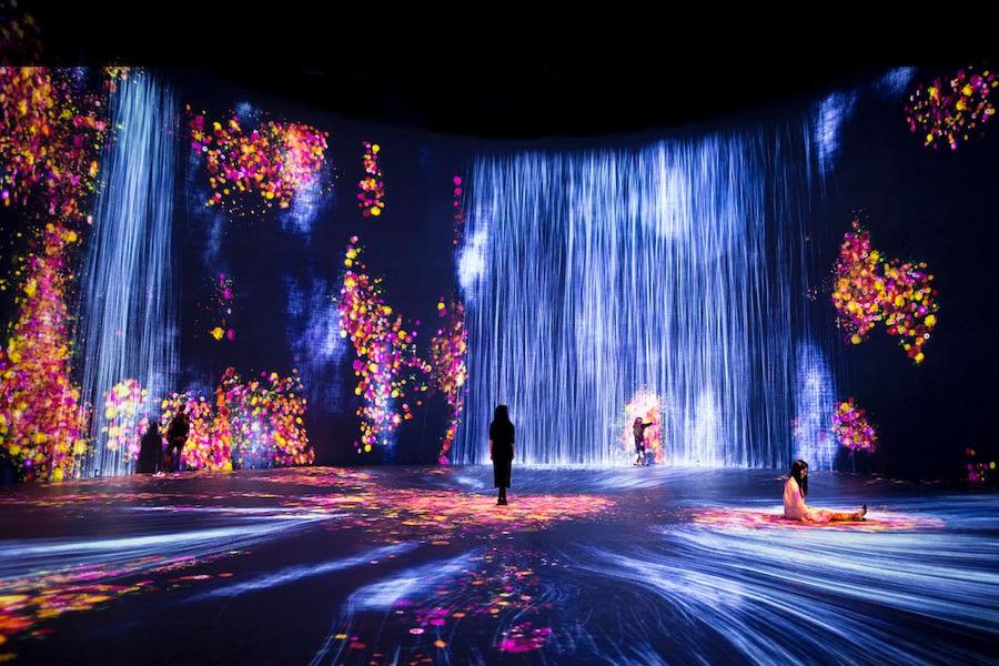 teamLab, Exhibition view of Every Wall is a Door, 2020. Superblue Miami, Miami, Florida © teamLab, courtesy Pace Gallery